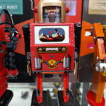 robot-saint-john-disney-millenniumshop-1