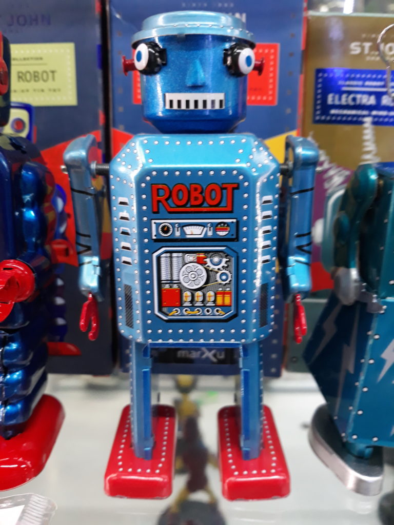 robot-saint-john-disney-millenniumshop-9
