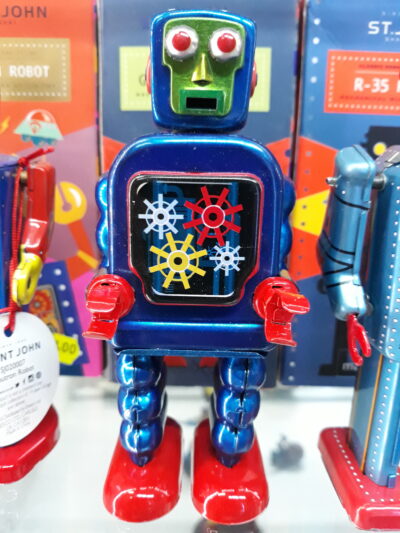 robot-saint-john-disney-millenniumshop-10