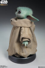 The Child The Mandalorian Star Wars Baby Yoda Life-Size Figure Grogu by Sideshow Collectibles - immagine 9