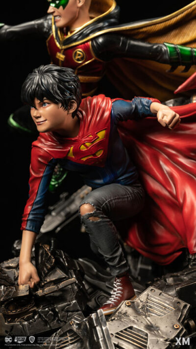 xm-statue-super-sons-017
