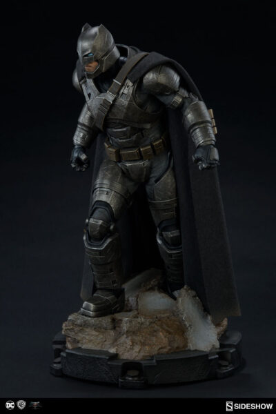 Armored Batman Dc Comics Premium Format™ Figure by Sideshow Collectibles - immagine 6