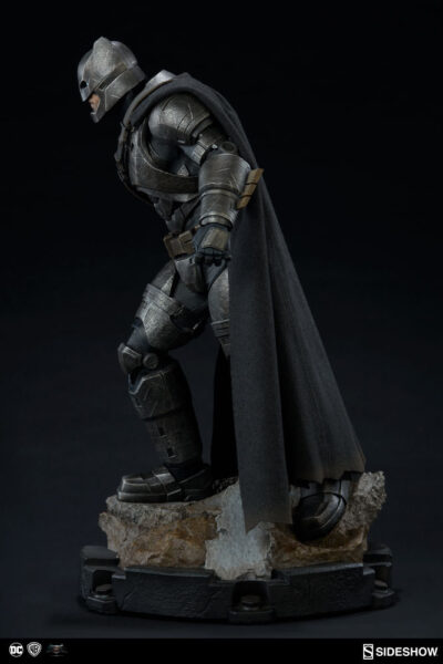 Armored Batman Dc Comics Premium Format™ Figure by Sideshow Collectibles - immagine 7