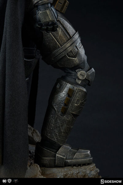 Armored Batman Dc Comics Premium Format™ Figure by Sideshow Collectibles - immagine 14
