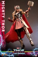 Thor: Love and Thunder Masterpiece Action Figure 1/6 Mighty Thor 29 cm by  Hot Toys - immagine 3