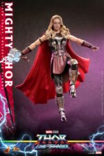 Thor: Love and Thunder Masterpiece Action Figure 1/6 Mighty Thor 29 cm by  Hot Toys - immagine 4