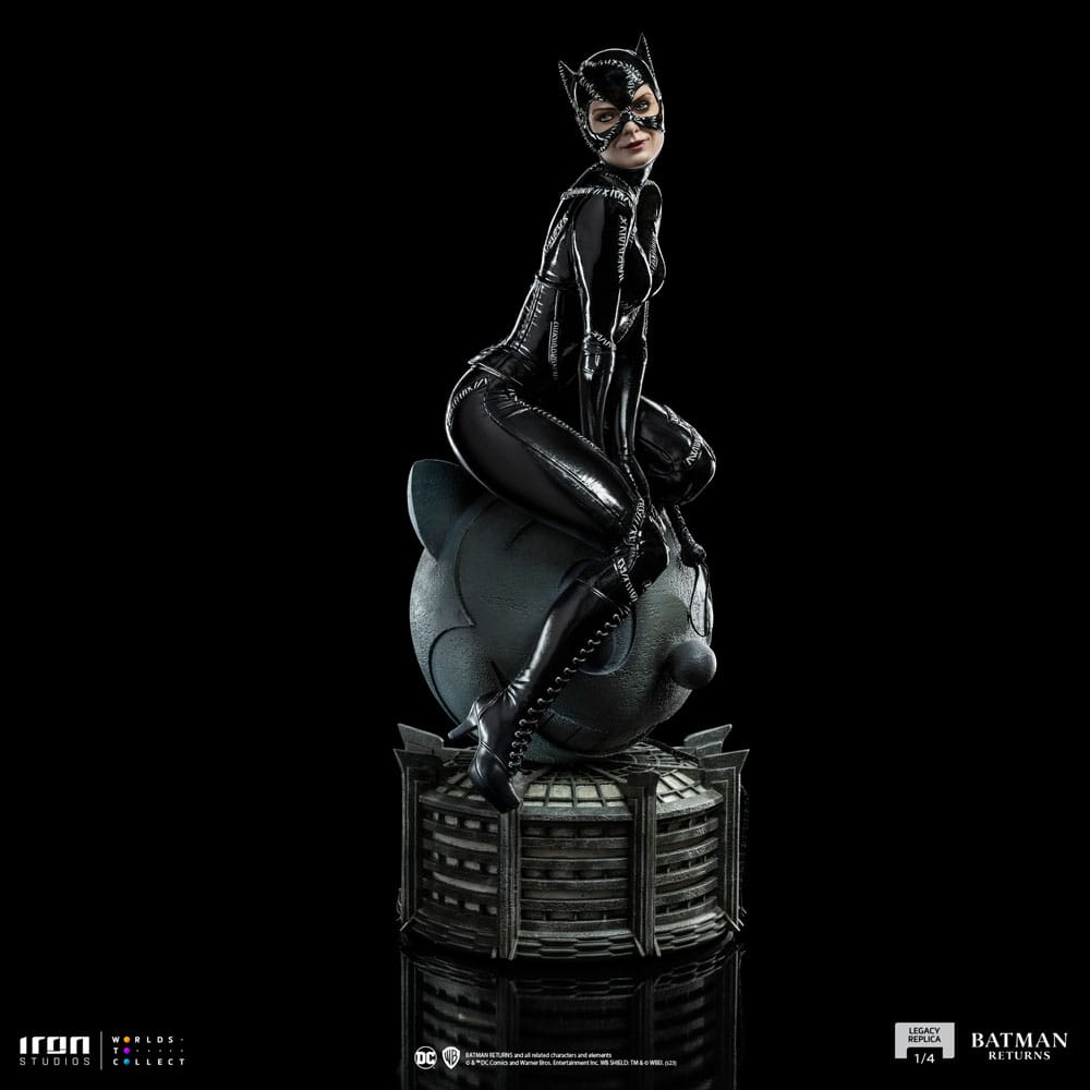 Batman Returns CATWOMAN Statua Resina 20cm Art Scale 1/10 - Iron Studios -  Oggetti Fantastici