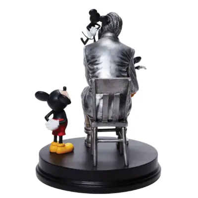 6012858 Walt with Mickey Mouse Through the Years Disney 100 Figurine Grand Jesters Studios  by Enesco - immagine 3