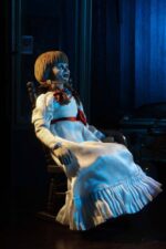 The Conjuring Universe Retro Action Figure Annabelle 20 cm by Neca - immagine 3