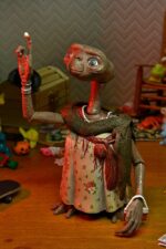E.T. the Extra-Terrestrial Action Figure Ultimate Dress-Up E.T. 11 cm by Neca - immagine 6