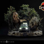 Jurassic World: The Lost World Statue 1/15 T-Rex Cliff Attack 53 cm