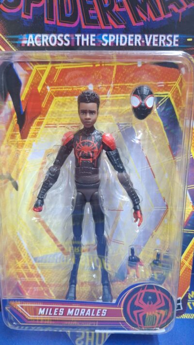 Spider-Man: Across the Spider-Verse Marvel Legends Action Figure Miles Morales 15 cm by Hasbro - immagine 2