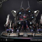 Transformers: Dark of the Moon (Film) Museum Masterline Statue Optimus Prime Weapons Depot 127 cm
