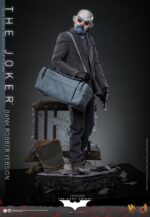 The Dark Knight DX Action Figure 1/6 The Joker (Bank Robber Version) 30 cm by Hot Toys - immagine 16