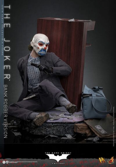 The Dark Knight DX Action Figure 1/6 The Joker (Bank Robber Version) 30 cm by Hot Toys - immagine 13