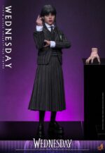 Mercoledi' Wednesday Addams Action Figure 1/6 Jenna Ortega Netflix 27 cm by Hot Toys - immagine 4