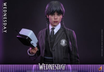 Mercoledi' Wednesday Addams Action Figure 1/6 Jenna Ortega Netflix 27 cm by Hot Toys - immagine 6