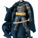 DC Comics MAFEX Action Figure Batman Damage Ver. (Batman: Hush Ver.) 16 cm