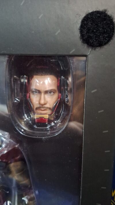 MMS 110 Iron Man Mark III Battle Damaged by Hot Toys - immagine 5