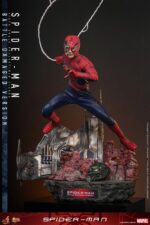 Spider-Man Movie Masterpiece Action Figure 1/6 Spider-Man (Battle Damaged Version) 30 cm by Hot Toys