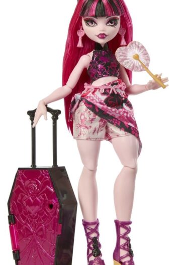 Monster High Skulltimate Secrets Doll  Destination: Gore-geous Oasis - Draculaura