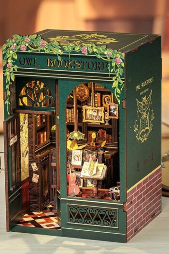 Book Nook Owl Bookstore 17 x 12 cm