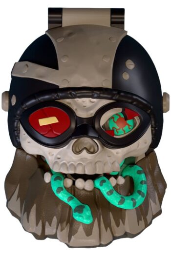 Rover Robin Plastic Model Kit Overtakes Skull Rider