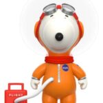 Peanuts Supersize Vinyl Action Figure Snoopy Spacesuit Orange 30 cm