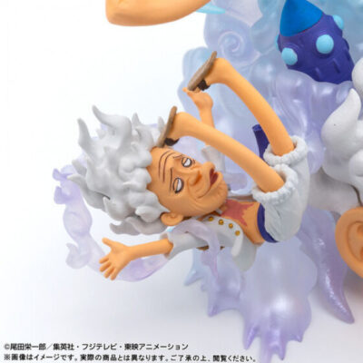 One Piece World Collectable Figure Premium - Monkey D. Luffy -Gear 5- Special Bandai Premium Exclusive - immagine 3