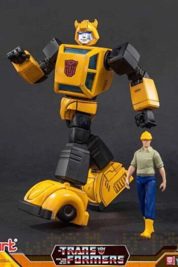 Transformers: Generation One AMK PRO Series Plastic Model Kit Bumblebee 16 cm
