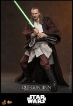 Star Wars Movie Masterpiece Action Figure 1/6 Qui-Gon Jinn (Collector Edition) 32 cm by Hot Toys - immagine 4
