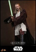 Star Wars Movie Masterpiece Action Figure 1/6 Qui-Gon Jinn (Collector Edition) 32 cm by Hot Toys - immagine 16