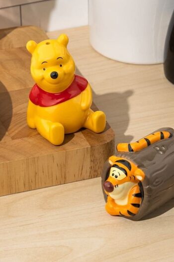 Disney Classics Salt and Pepper Shakers Winnie And Tigger