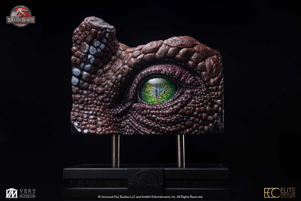 x_ecc19140 Jurassic Park III Replica Bust Spinosaurus Eye Prop (Reproduction) 39 cm - immagine 1