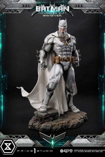 DC Comics Ultimate Museum Masterline Statue Batman Advanced Suit White Version (Design By Josh Nizzi) 51 cm